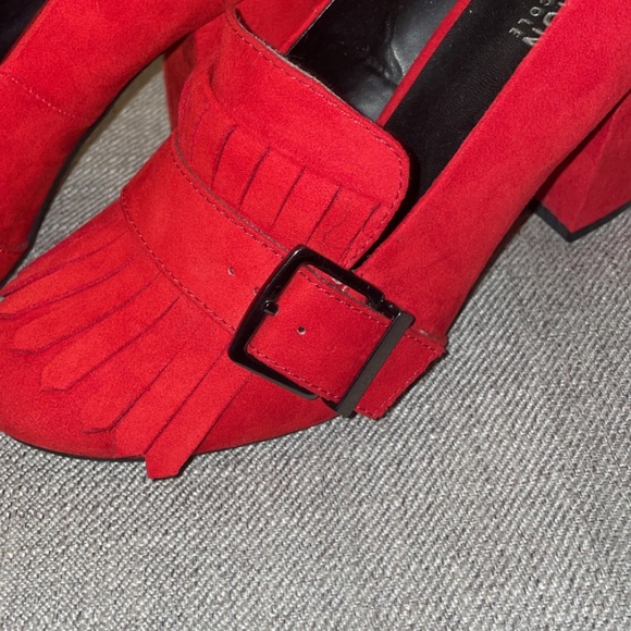 Kenneth Cole Reaction Buckle Heels - Picture 8 of 8
